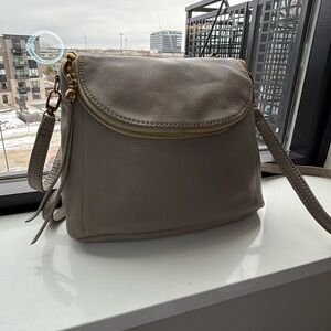 HOBO Fern Foldover Messenger bag in Pebbled Leather Taupe